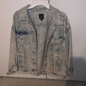 Oversized light wash Denim jacket